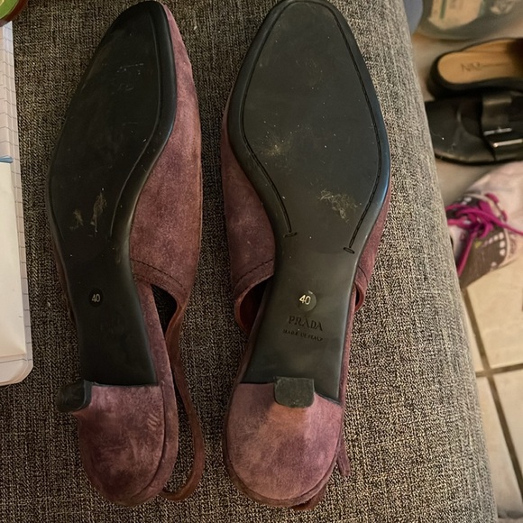 Prada plum slingbacks with kitten heel - Picture 4 of 6